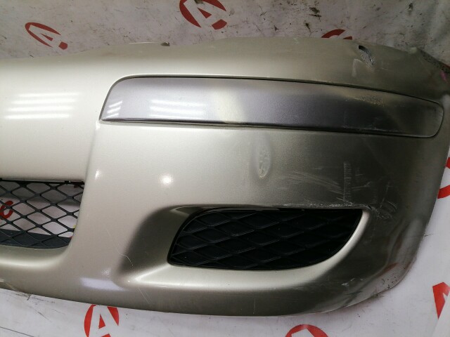 Бампер передний TOYOTA Vitz 