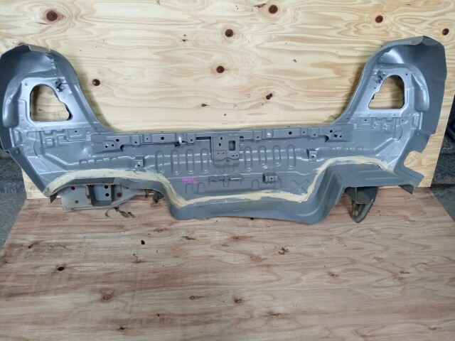 Задняя панель NISSAN Sunny 