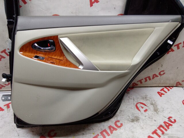 Дверь TOYOTA Camry 