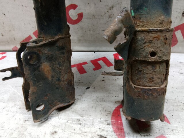 Стойка NISSAN Dualis 