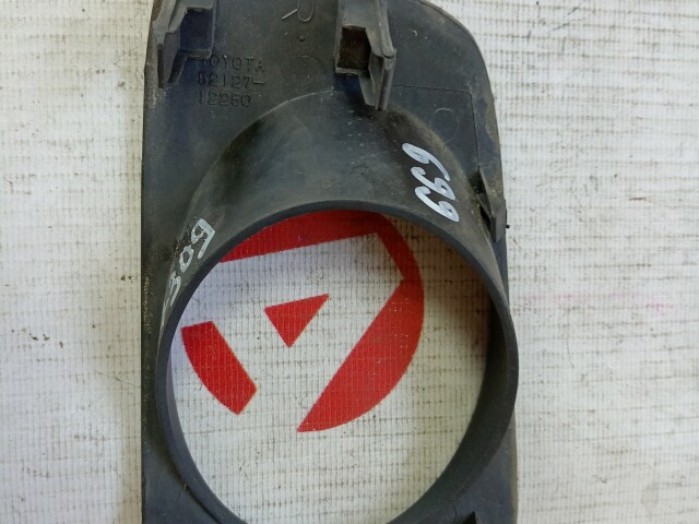 Оправа туманки TOYOTA Corolla Fielder 