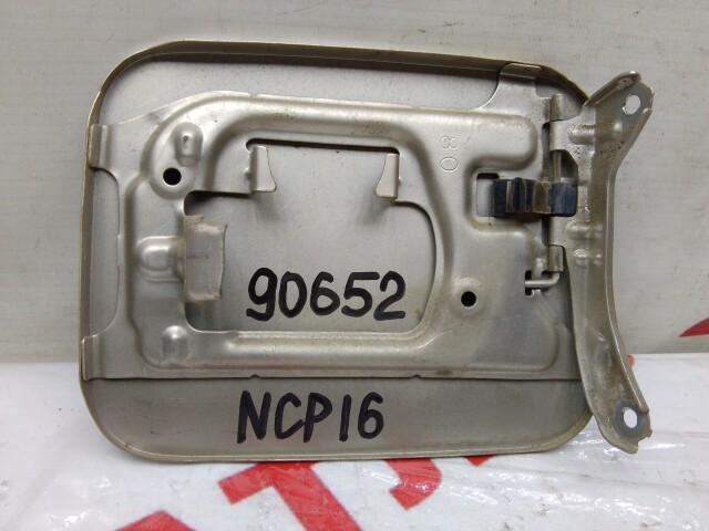 Лючок бензобака TOYOTA Platz 