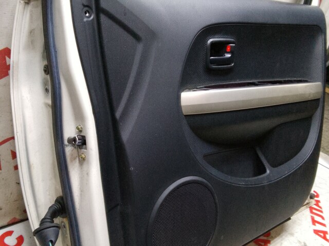 Дверь TOYOTA Ist 