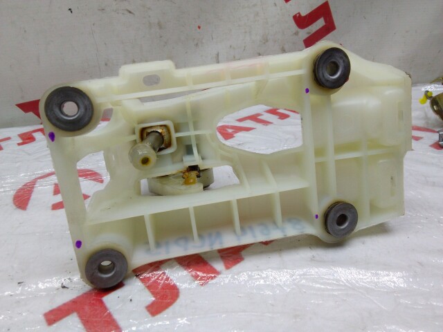 Рычаг КПП TOYOTA Vitz 