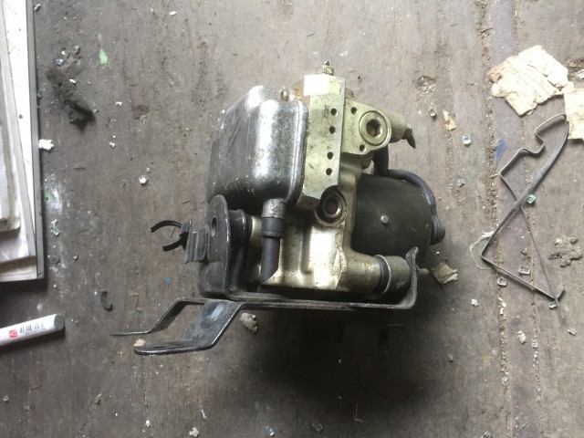 Блок ABS NISSAN Bluebird 