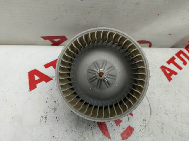 Моторчик печки TOYOTA Ist 