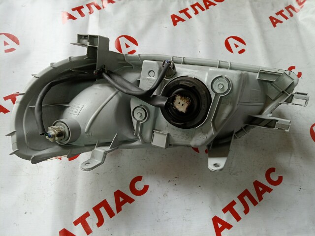 Фара TOYOTA Platz 