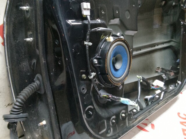 Дверь NISSAN Primera 