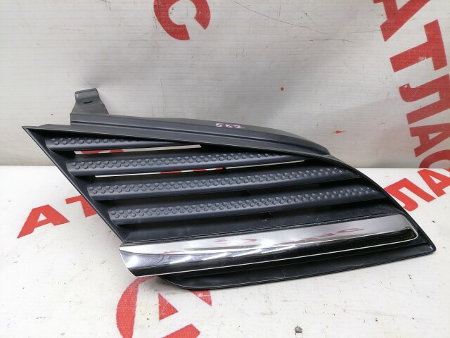 Решетка радиатора NISSAN Primera 