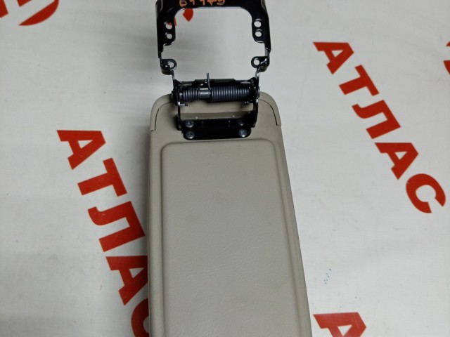 Подлокотник TOYOTA Avensis 