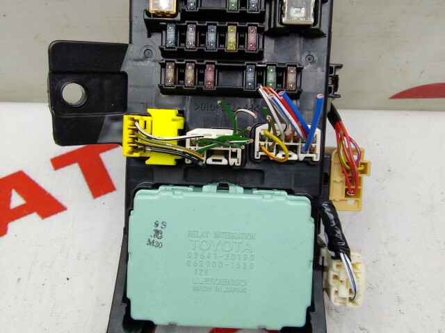 Блок предохранителей TOYOTA Corona Premio 3S-FSE