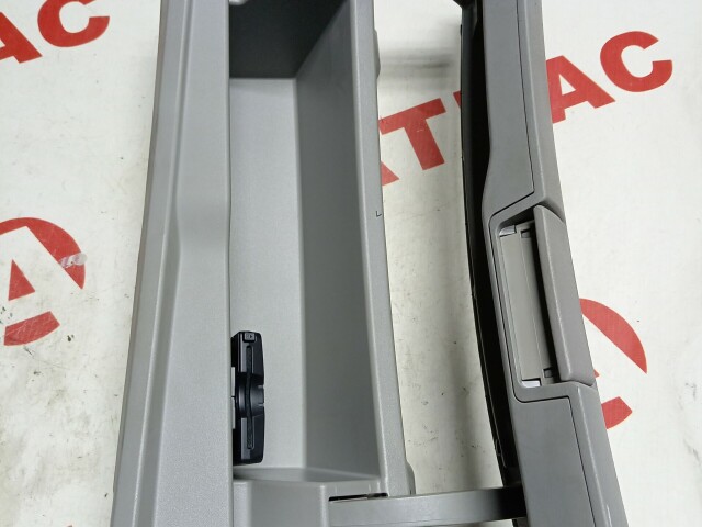 Бардачок TOYOTA Corolla Axio 