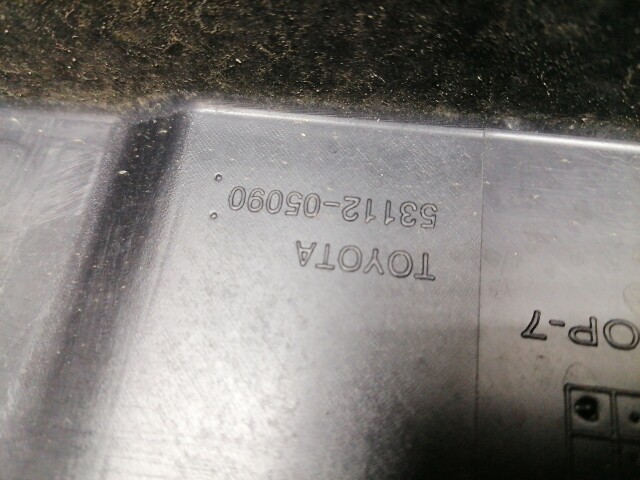 Бампер передний TOYOTA Avensis 