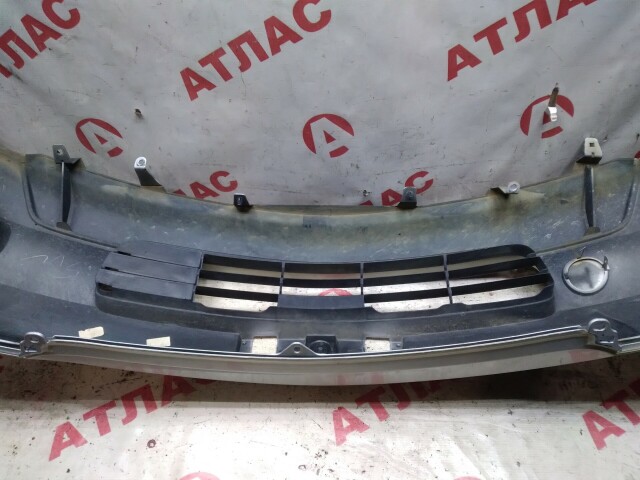 Бампер передний TOYOTA Ist 