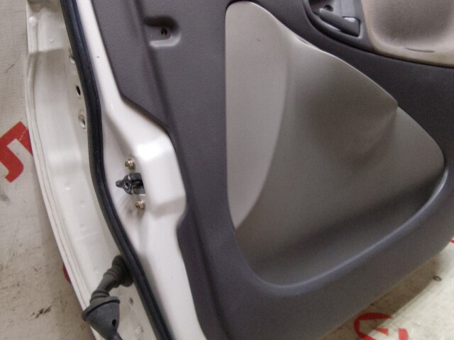 Дверь TOYOTA Platz 