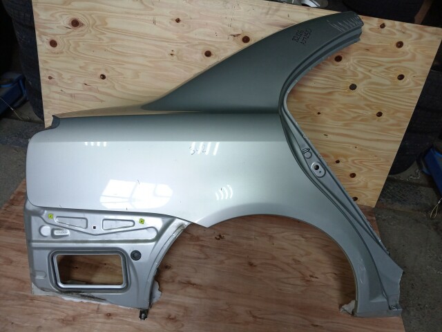 Крыло заднее TOYOTA Avensis 
