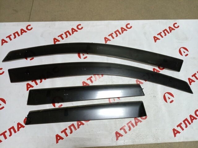 Ветровик HONDA Fit 