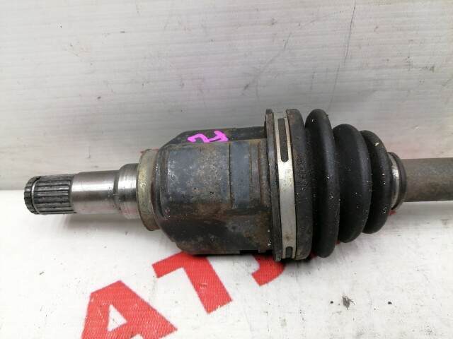 Привод короткий TOYOTA Ist 