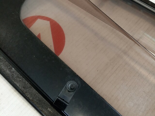 Ветровик TOYOTA Estima 