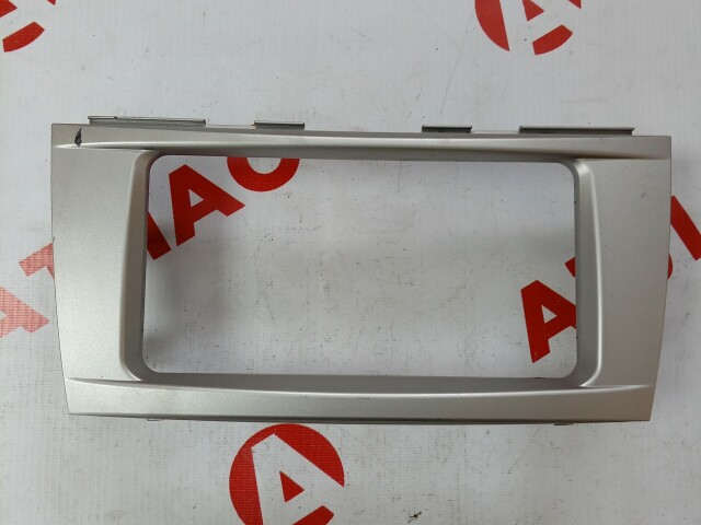 Рамка магнитолы TOYOTA Camry 