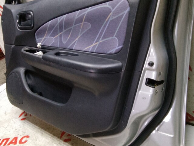 Дверь NISSAN Wingroad 