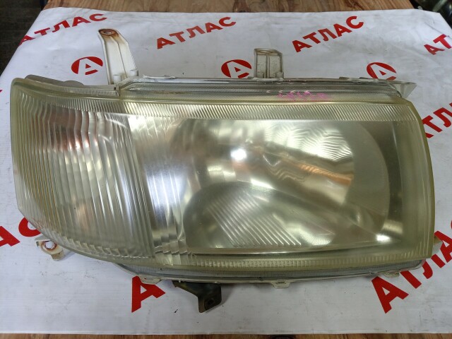 Фара TOYOTA Probox 