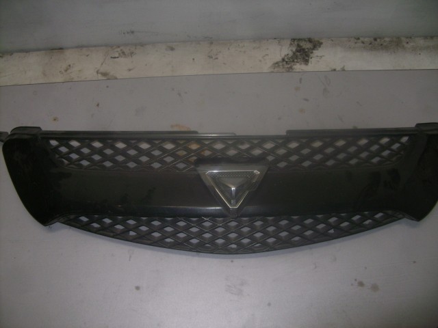 Решетка радиатора TOYOTA Caldina 