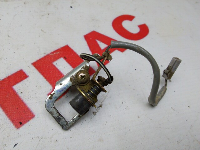 Замок багажника TOYOTA Corolla 