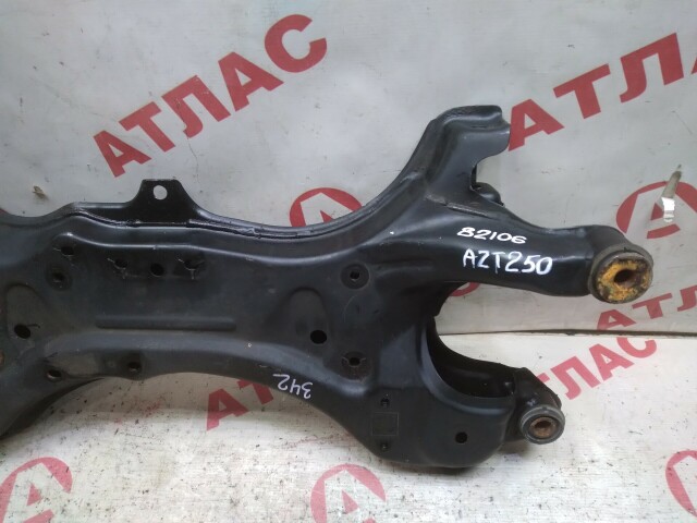 Балка поперечная TOYOTA Avensis 