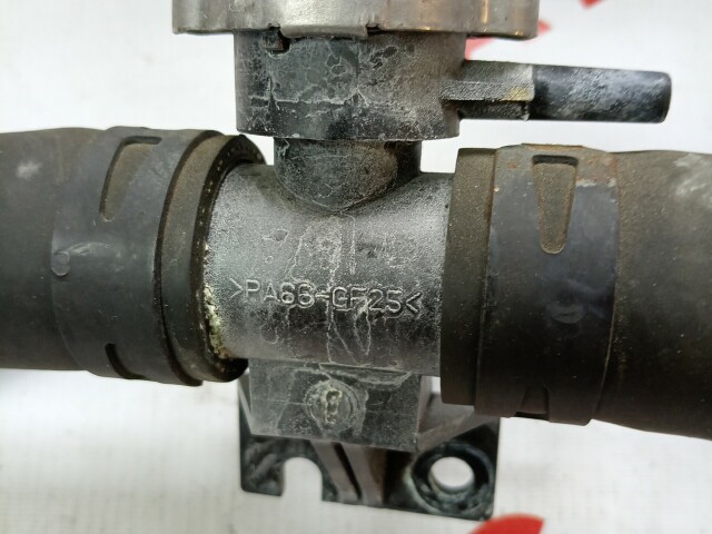 Горловина радиатора MITSUBISHI Outlander 