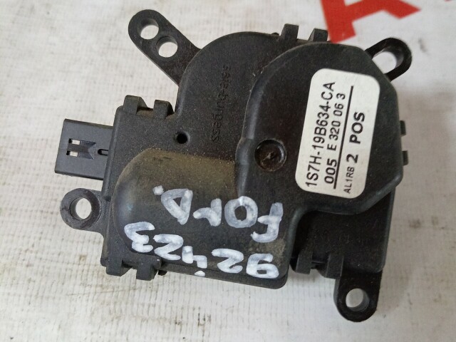 Сервопривод заслонки печки FORD Focus II 