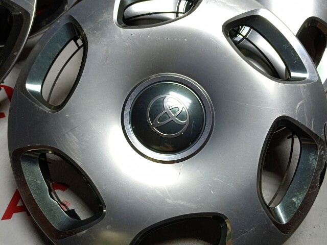 Колпак на колесо TOYOTA - 