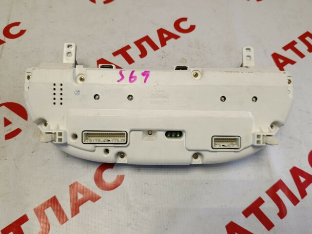 Щиток приборов TOYOTA Camry 