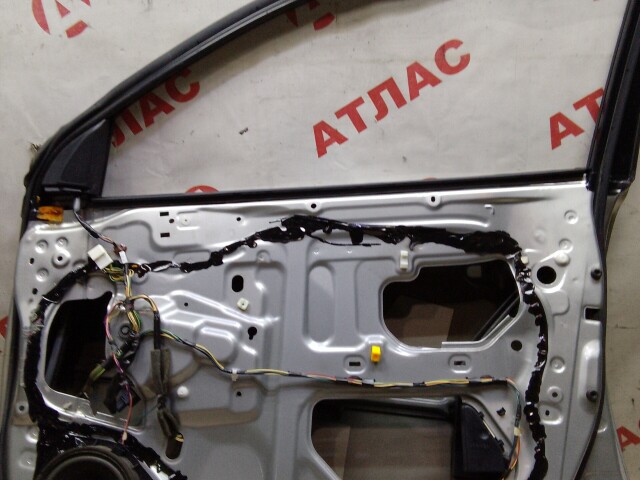 Дверь TOYOTA Avensis 