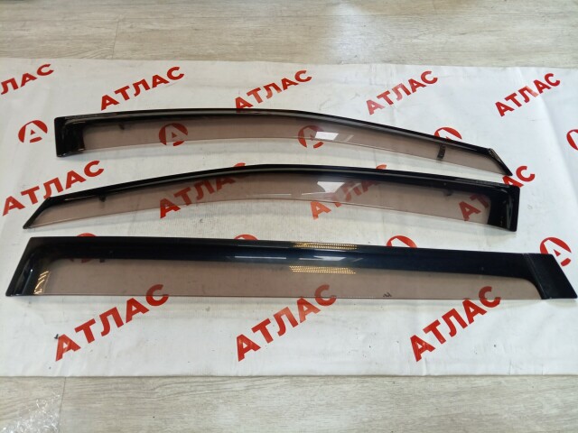 Ветровик TOYOTA Estima 