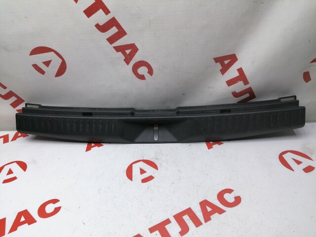 Накладка замка багажника TOYOTA Corolla Fielder 