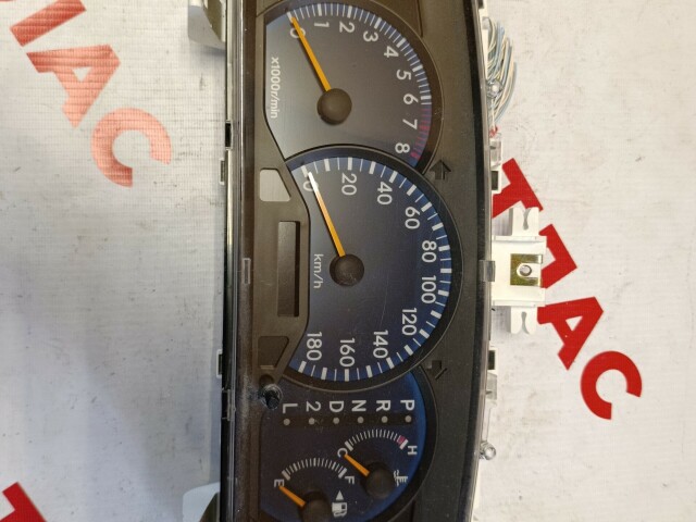 Щиток приборов TOYOTA Corolla 