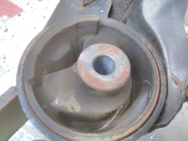 Подушка ДВС TOYOTA Sprinter 5A-FE