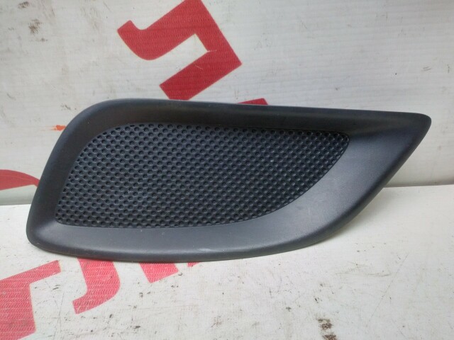 Заглушка в бампер TOYOTA Avensis 