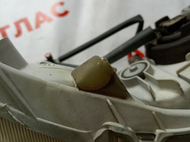 Фара TOYOTA Platz 