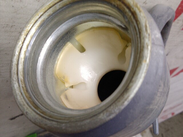 Горловина бензобака TOYOTA Corolla Fielder 