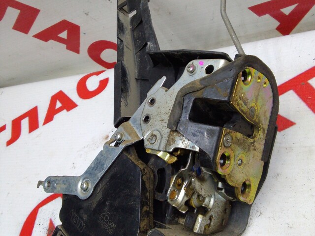 Замок двери TOYOTA Corolla 