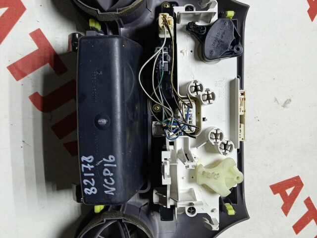 Блок управления печкой и кондиционером TOYOTA Platz 