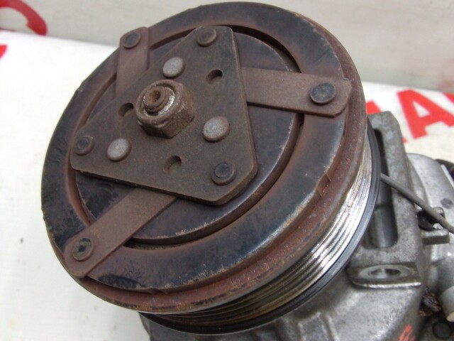 Компрессор кондиционера MITSUBISHI Outlander 4B11