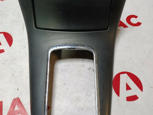 Накладка TOYOTA Avensis 