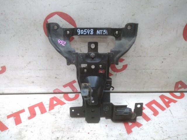 Кронштейн замка капота NISSAN X-Trail 