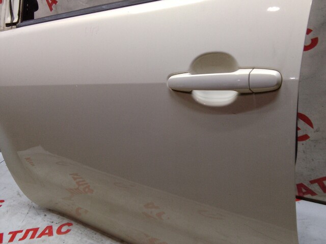 Дверь TOYOTA Ist 
