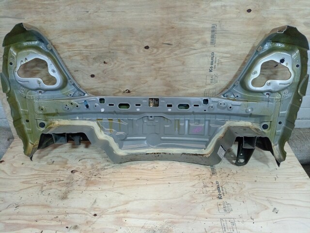 Задняя панель TOYOTA Corolla Axio 