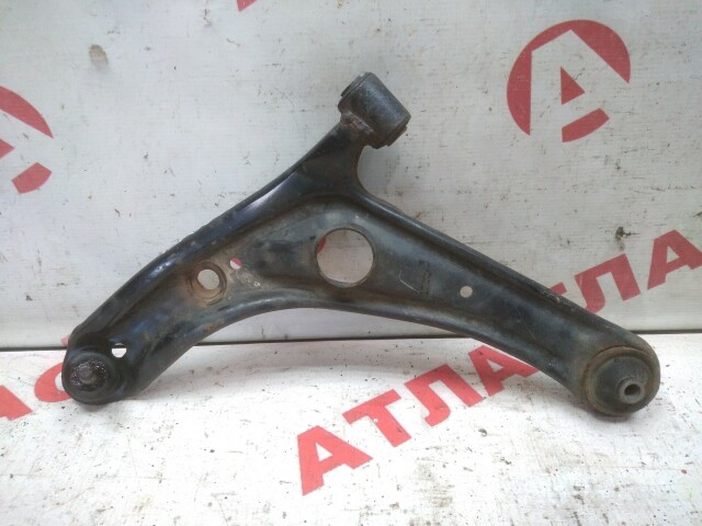 Рычаг TOYOTA Ist 