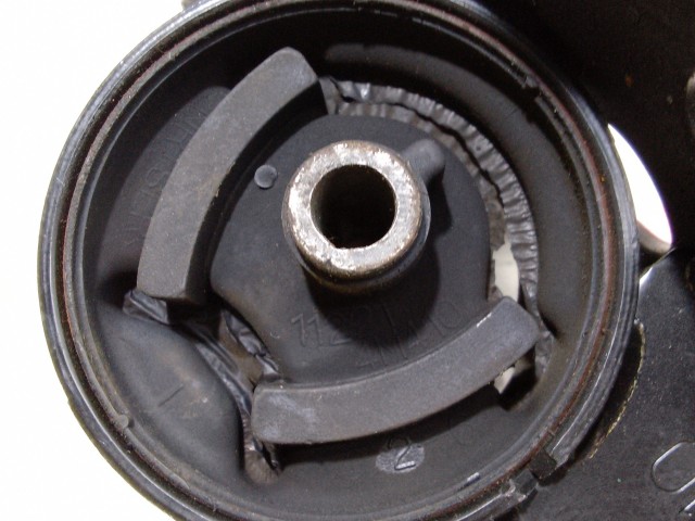 Подушка ДВС NISSAN - QG15-DE